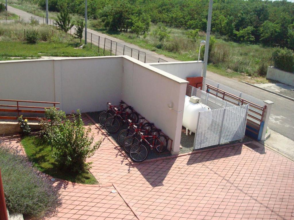 קוסטינסטי Pension Oasis מראה חיצוני תמונה