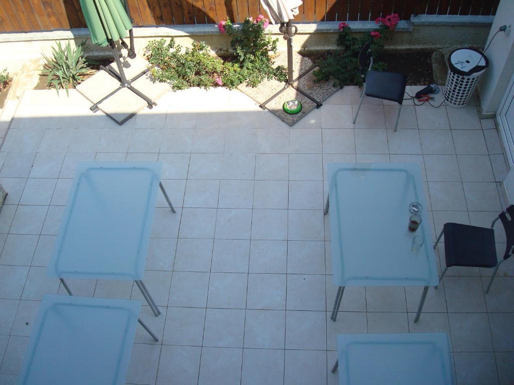 קוסטינסטי Pension Oasis מראה חיצוני תמונה