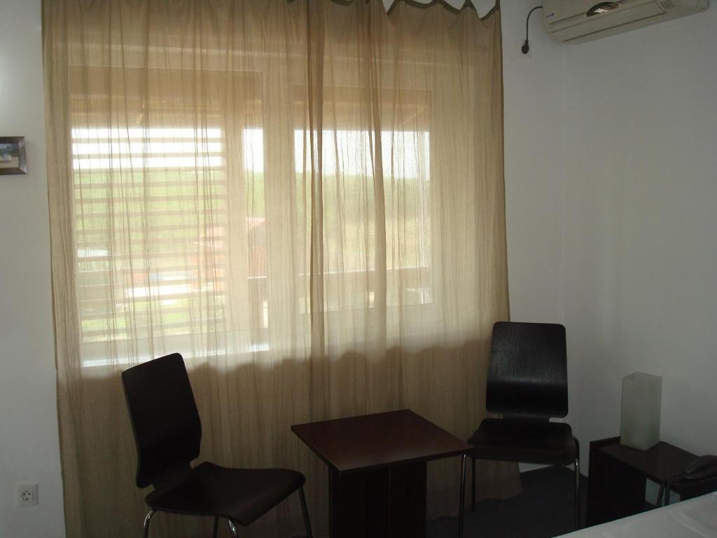 קוסטינסטי Pension Oasis מראה חיצוני תמונה